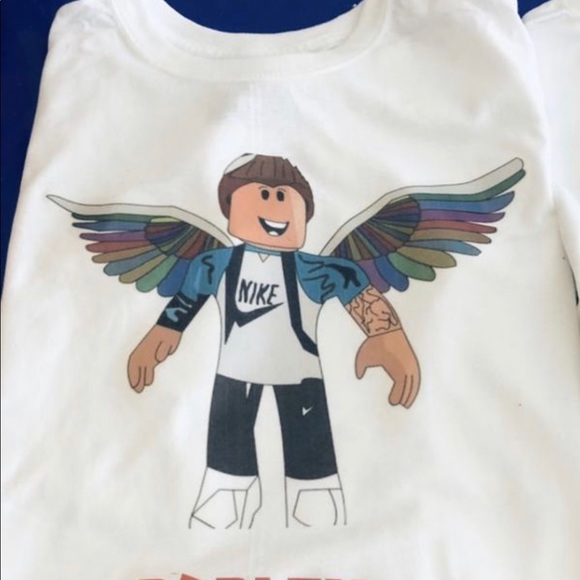 Roblox shirts , attachable capes ,caps custom - Picture 6 of 7